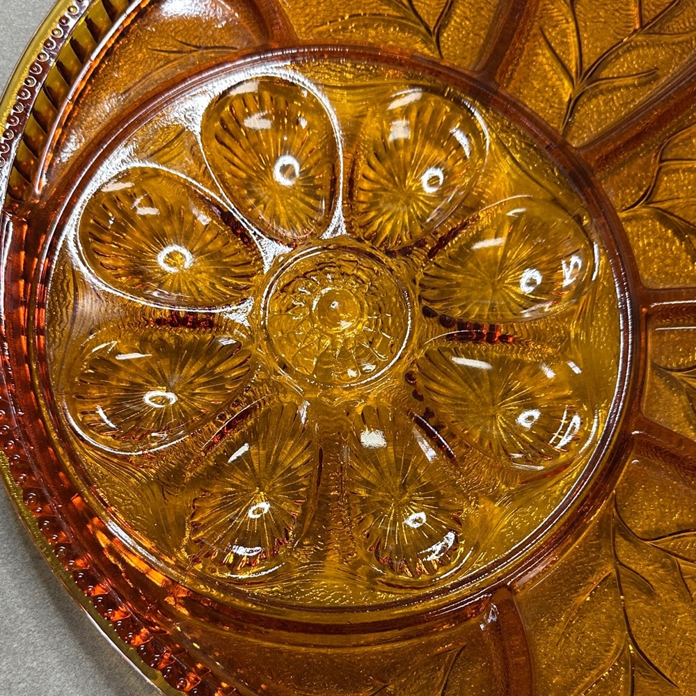 Indiana Glass Golden Amber divided egg and vegetable tray - Picture 2 of 11